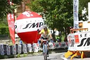 阿曼自行车新星夺冠，速度超乎想象