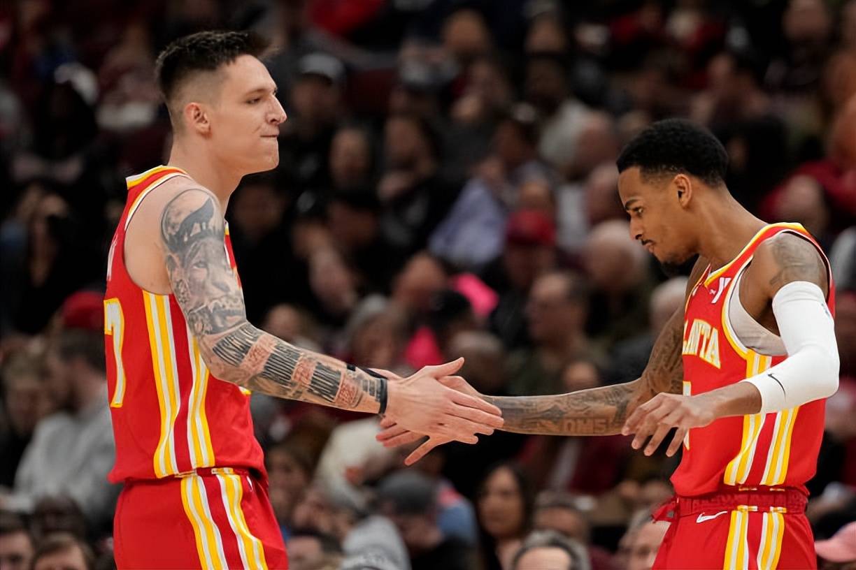 老鹰球员精准投篮，领先分数拉大