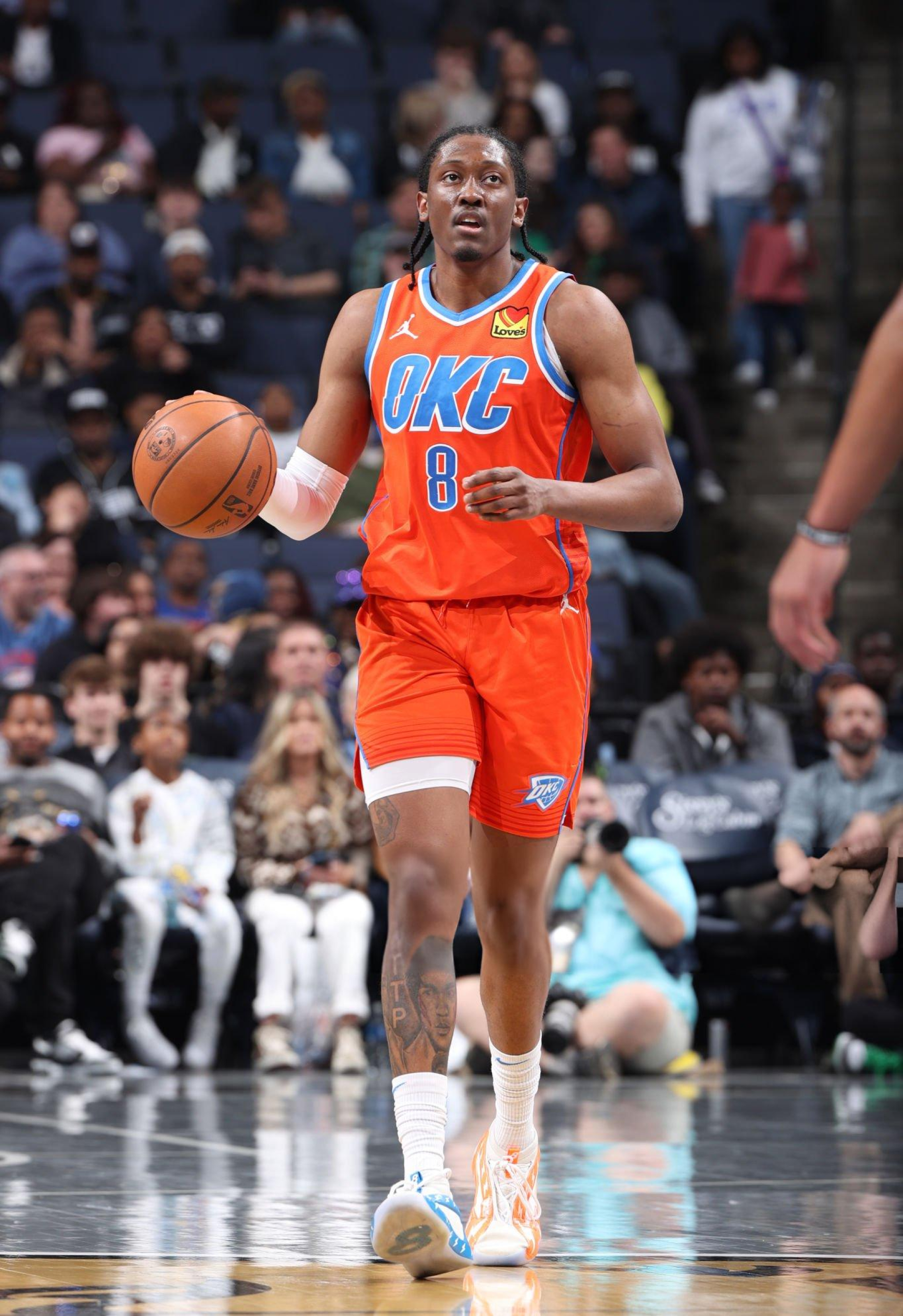 雷霆队签下潜力新秀,期待他的贡献 雷霆队签下潜力新秀,期待他的贡献