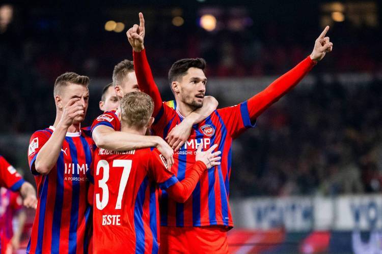 法兰克福在主场击溃对手,信心倍增 法兰克福在主场击溃对手,信心倍增