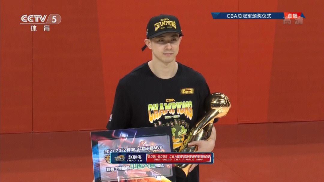 瑞士游泳选手实至名归，夺得冠军