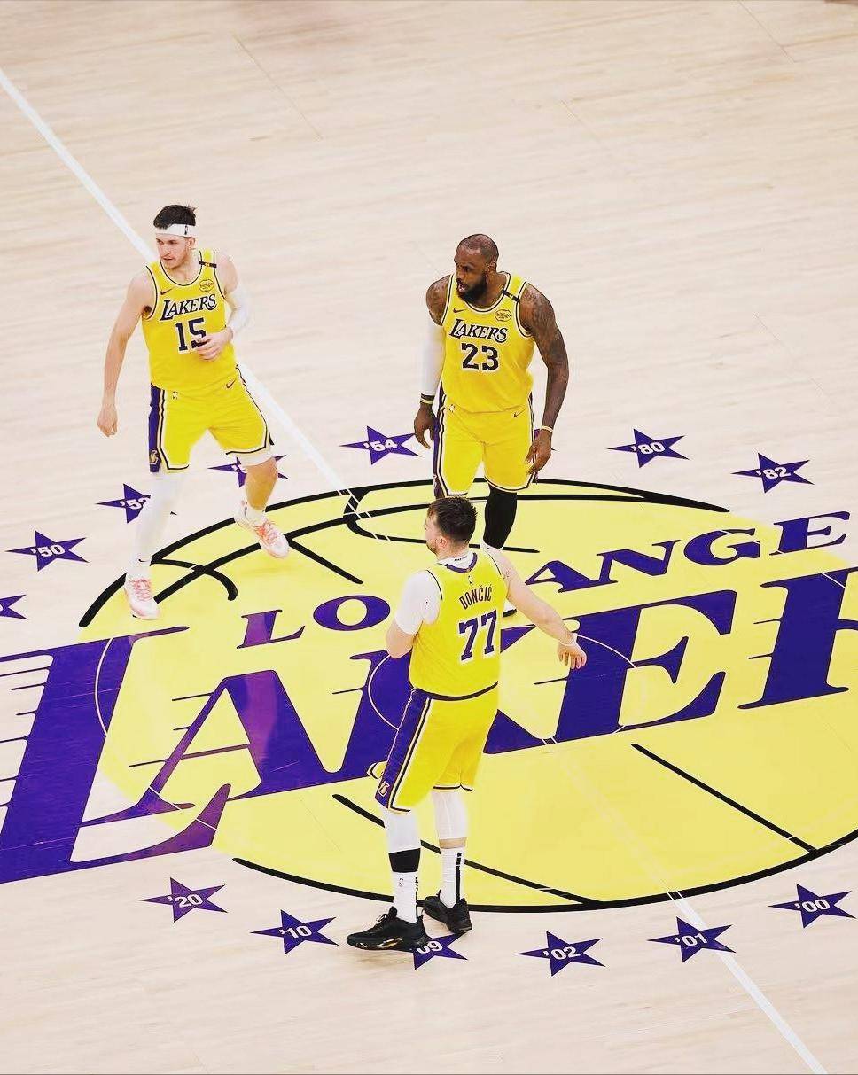 爆料！湖人队内幕曝光，引发热议