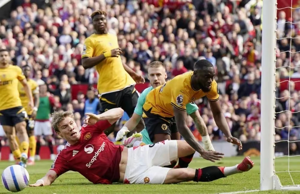 包含曼联客场憾平西汉姆联,遭遇积分榜滑坡困境的词条 包含曼联客场憾平西汉姆联,遭遇积分榜滑坡困境的词条