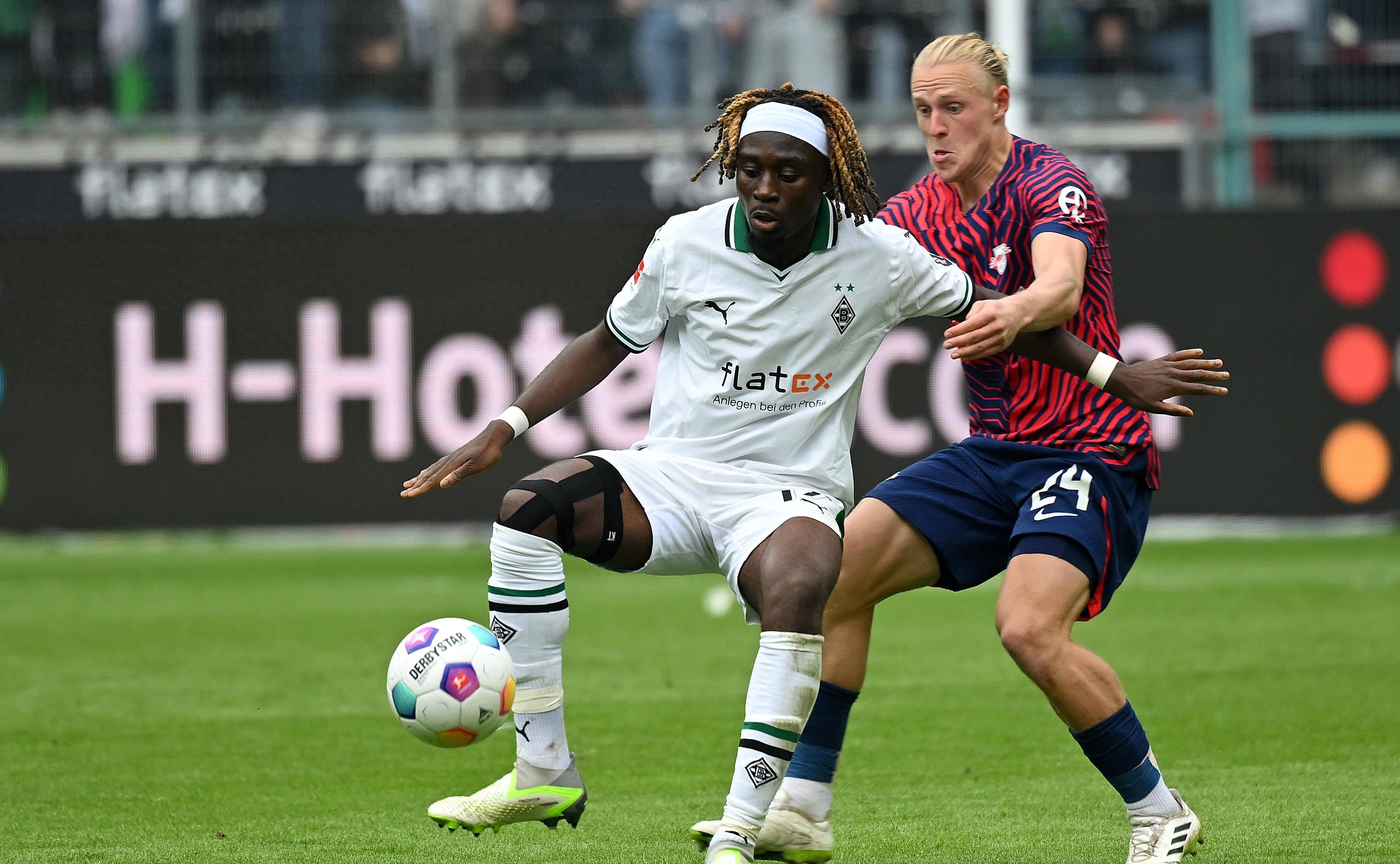 柏林联队力克门兴格拉德巴赫,保持不败战绩 柏林联队力克门兴格拉德巴赫,保持不败战绩