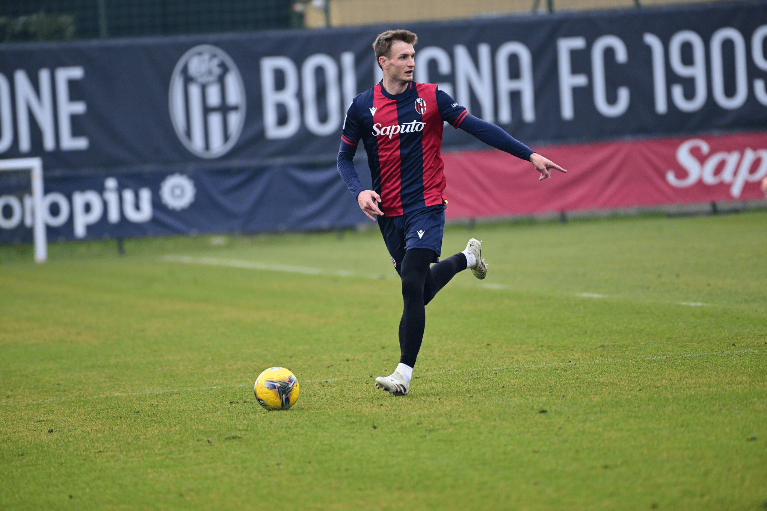 意甲联赛竞争激烈,各队实力相当 意甲联赛竞争激烈,各队实力相当