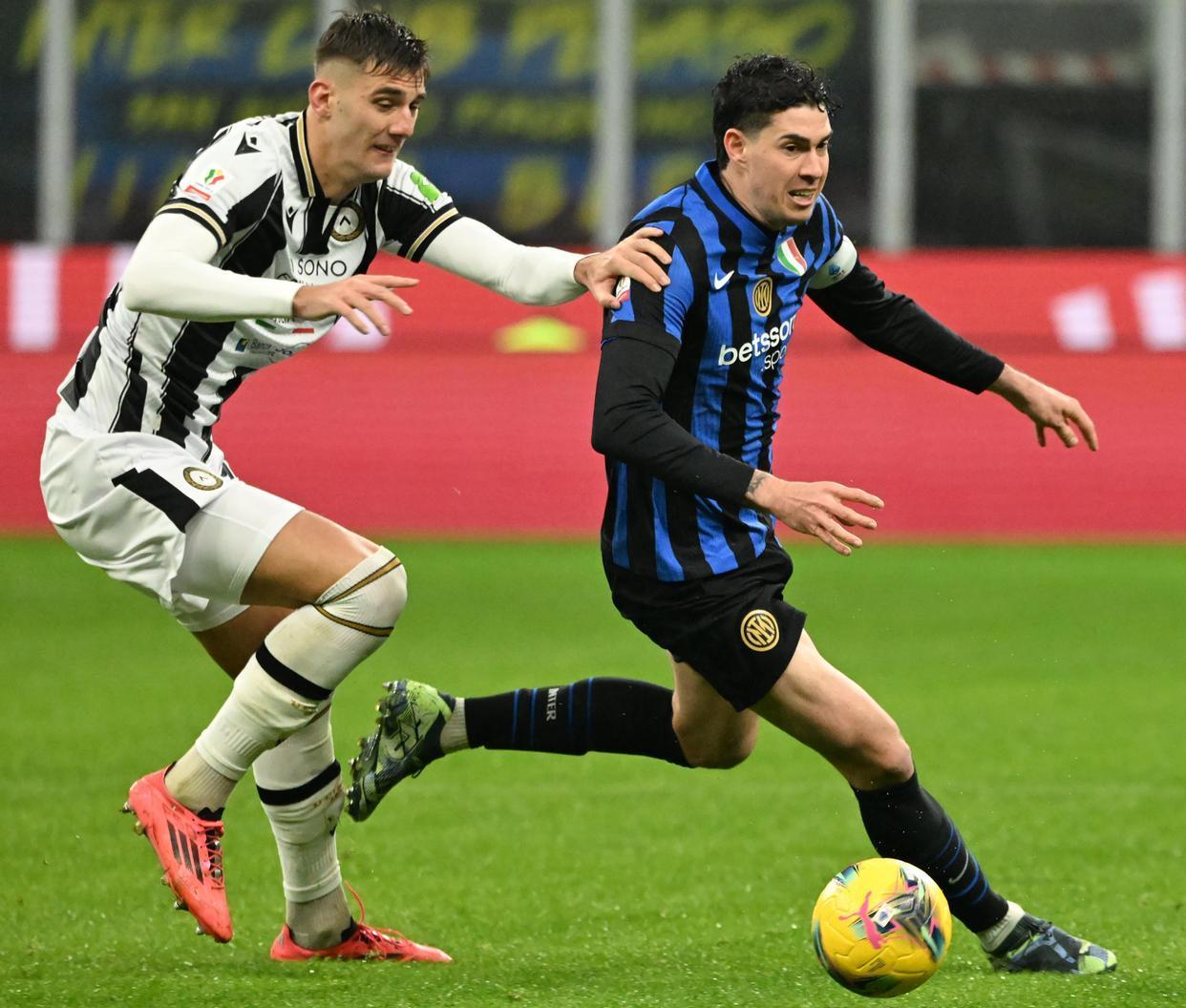 乌迪内斯后防严密,期待在比赛中守住阵地 乌迪内斯后防严密,期待在比赛中守住阵地