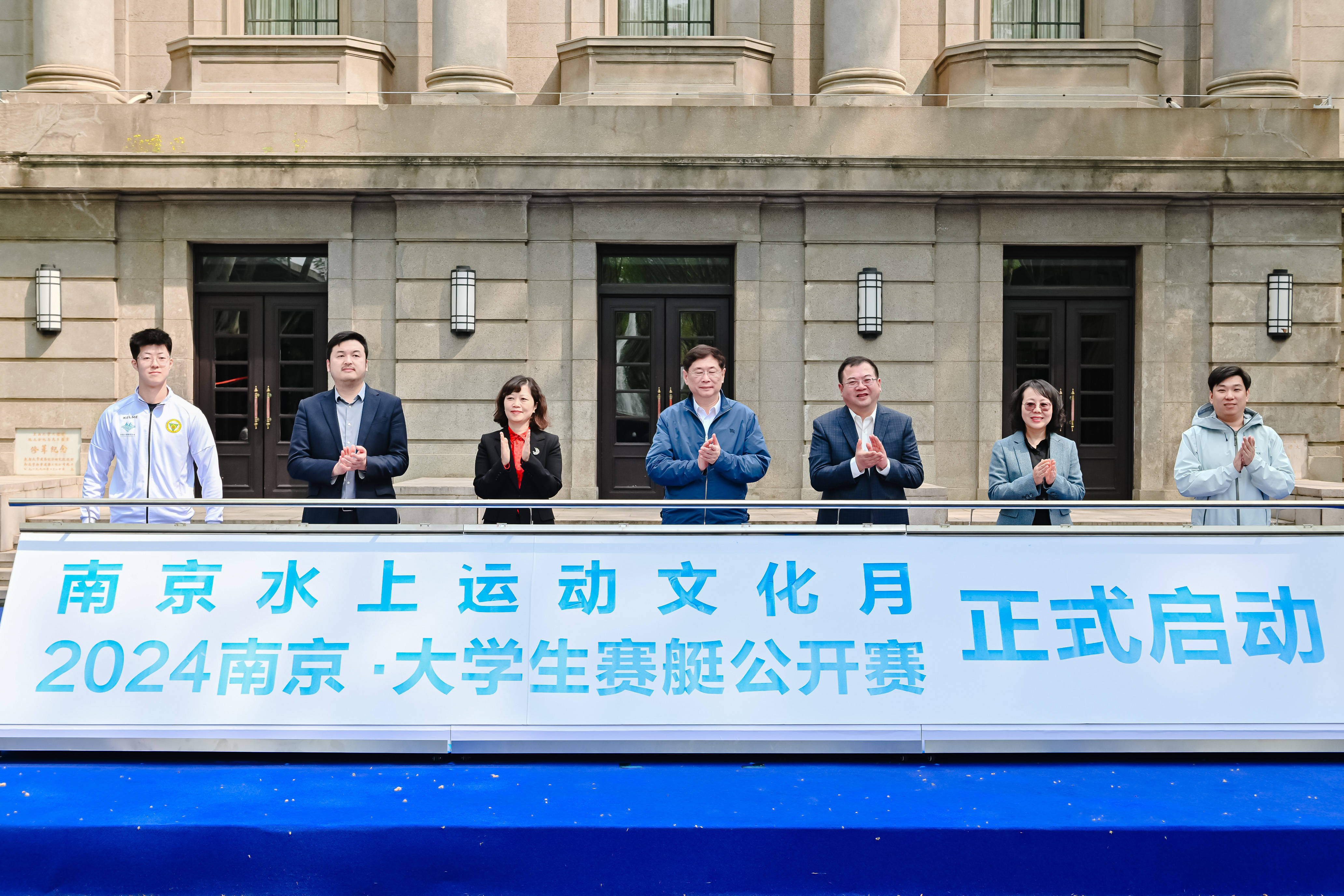 轻舟飘扬:泰国赛艇选手夺冠背后艰辛不易 轻舟飘扬:泰国赛艇选手夺冠背后艰辛不易