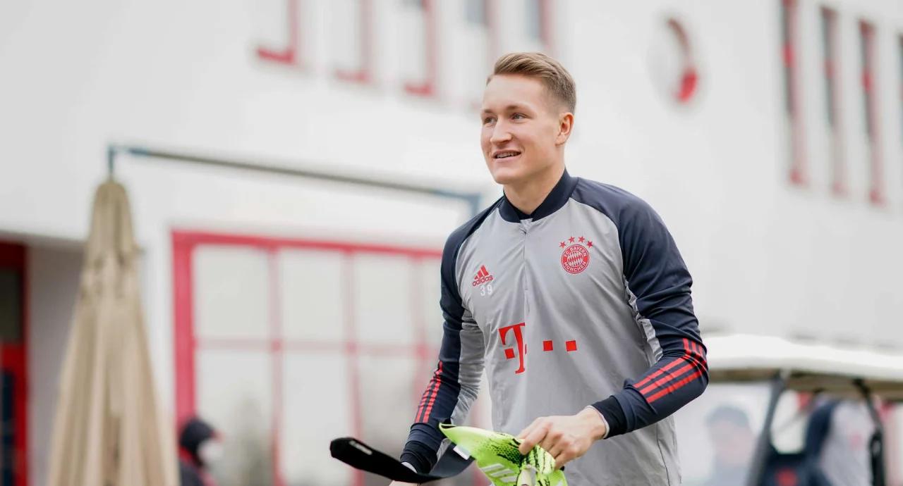 沙尔克04球员亮相抢眼，再次获胜