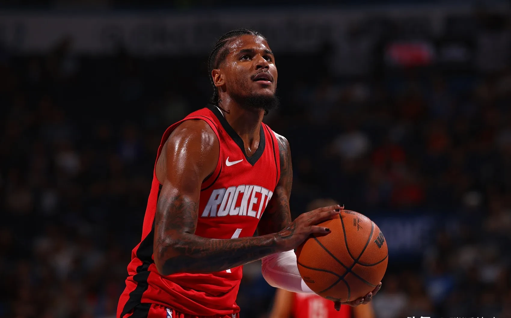 火箭横扫76人,西部半决赛大比分领先 火箭横扫76人,西部半决赛大比分领先