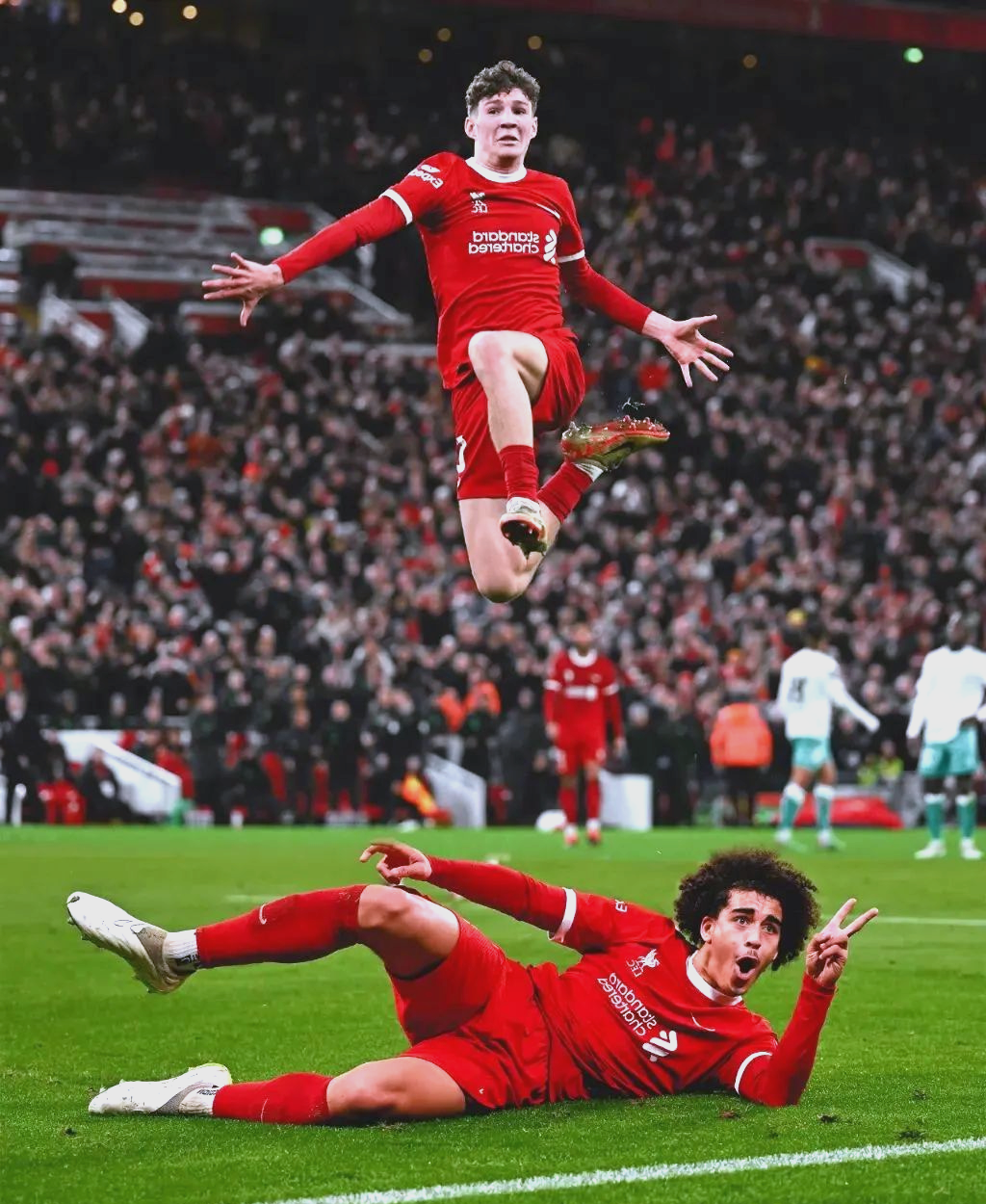 包含利物浦中场战术精妙：进攻犀利缔造传奇的词条