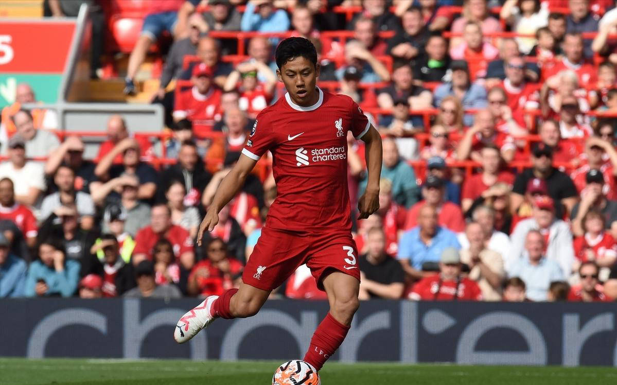 包含利物浦中场战术精妙：进攻犀利缔造传奇的词条