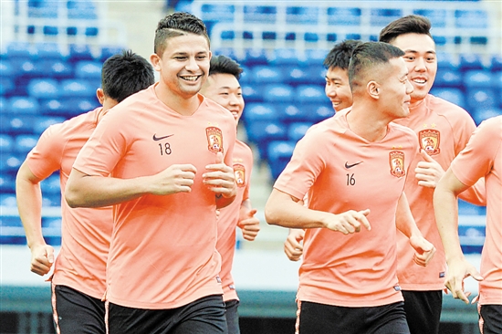 恒大击败泰达,士气高涨备战下一场比赛 恒大击败泰达,士气高涨备战下一场比赛