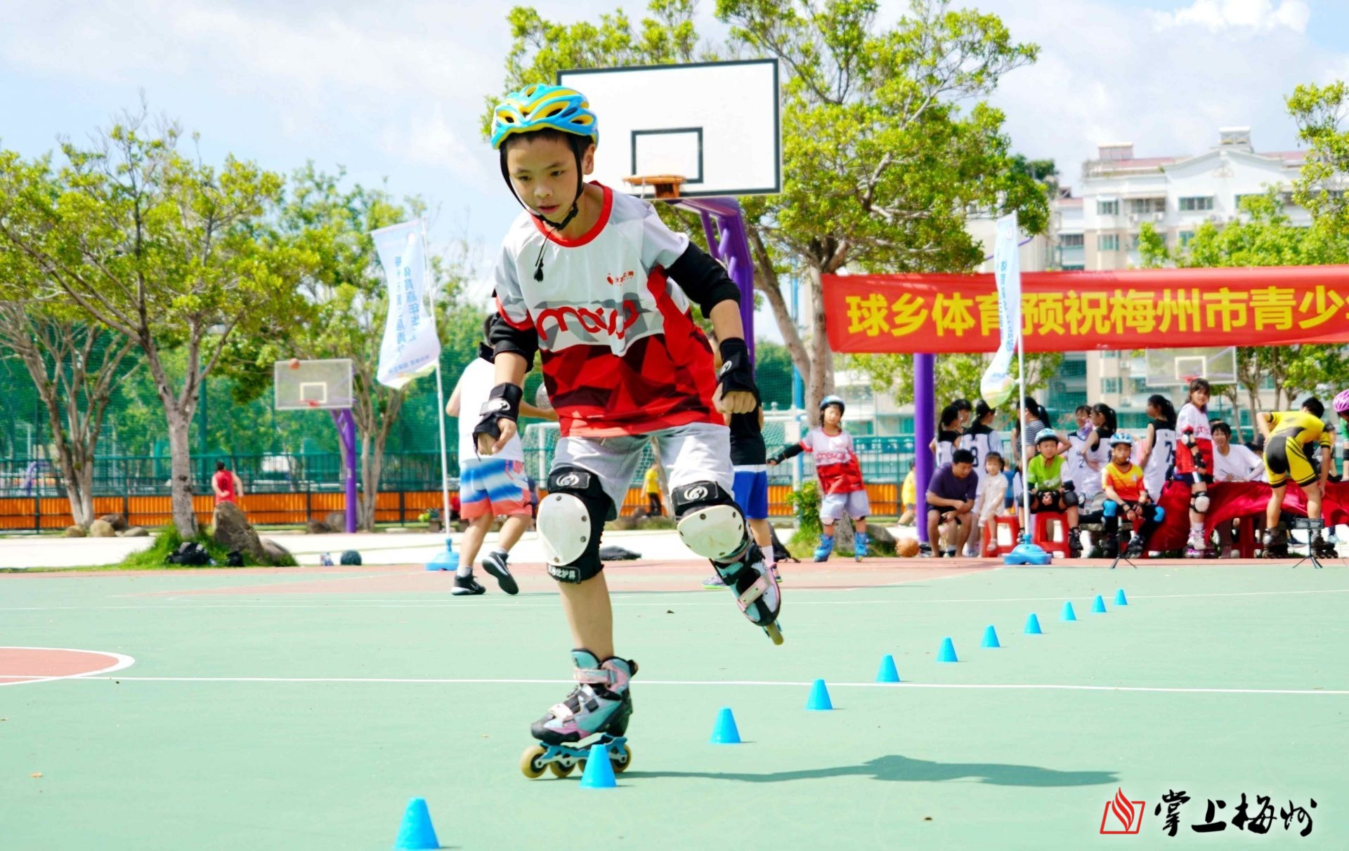 跆拳道选手冷静应战,备战全情投入 跆拳道选手冷静应战,备战全情投入