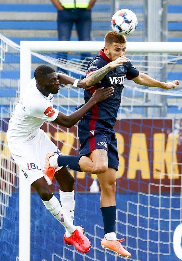 包含格拉纳达主场不敌对手，遭遇连败的词条