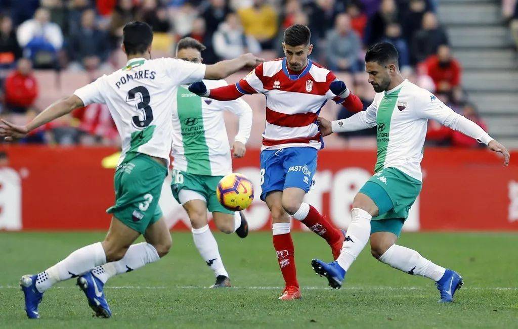 包含格拉纳达主场不敌对手，遭遇连败的词条