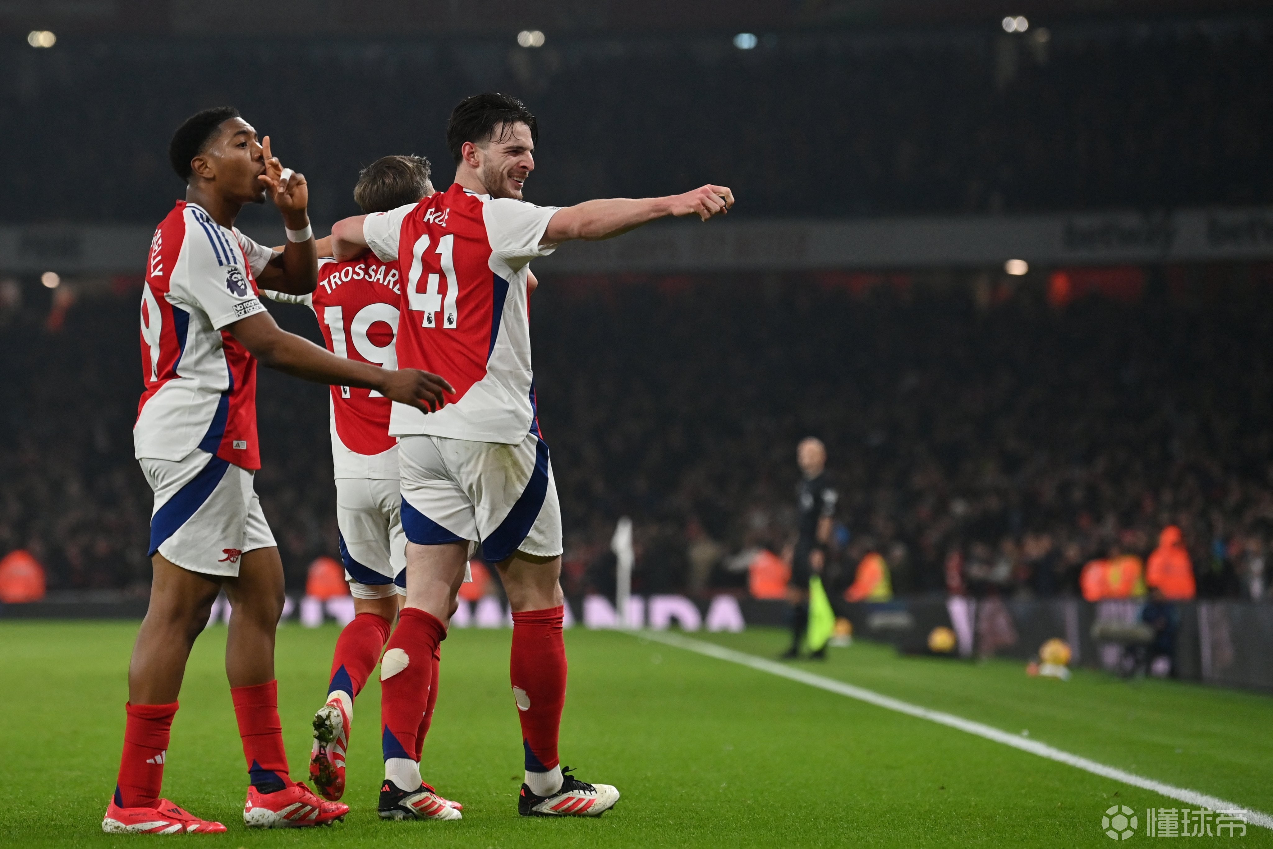 关于曼联德比战平，谢菲联战平狼队的信息