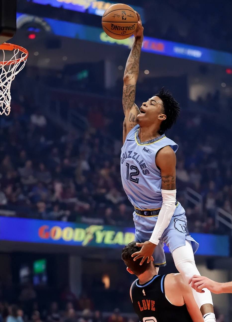 关于新生代球员崭露头角，极速崛起令人关注的信息