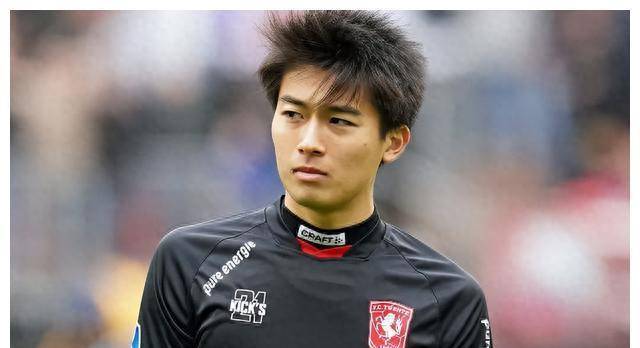 关于新生代球员崭露头角，极速崛起令人关注的信息