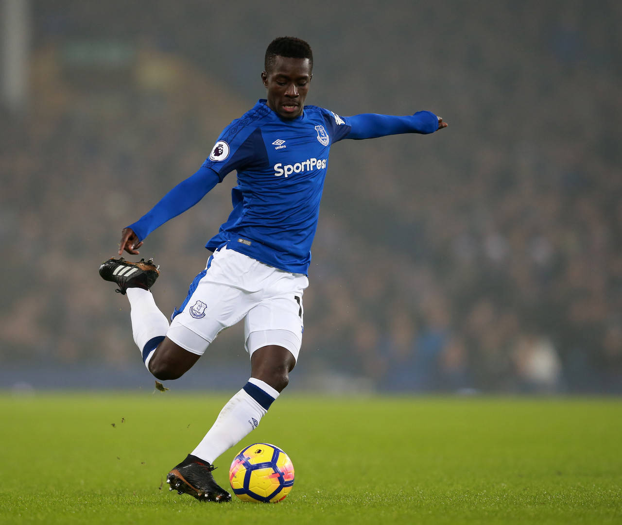 包含埃弗顿球员集体亮相,埋葬重兴争四希望的词条 包含埃弗顿球员集体亮相,埋葬重兴争四希望的词条