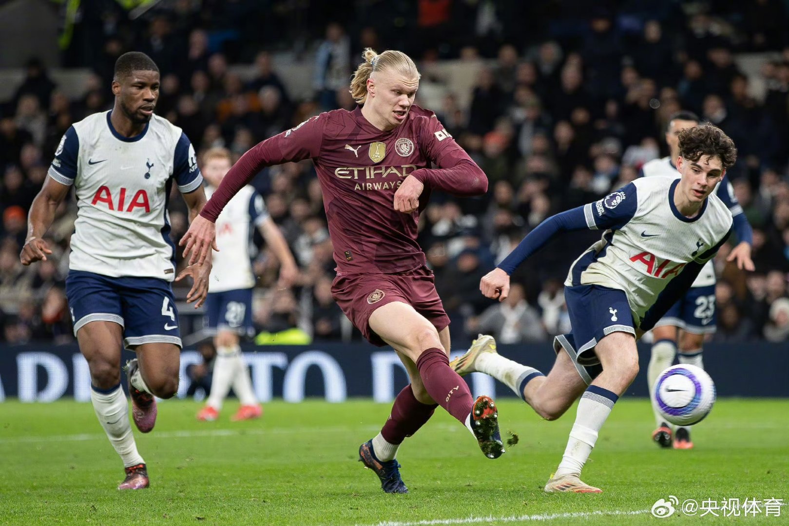 关于曼城主场惨败,客场表演不俗,仍在前四位置的信息 关于曼城主场惨败,客场表演不俗,仍在前四位置的信息