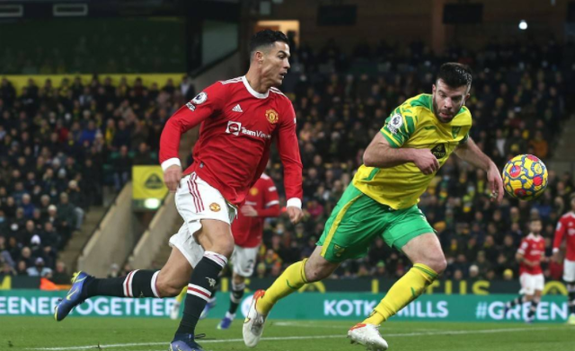 诺里奇中场球员突破封堵,全面助攻实力打动球迷 诺里奇中场球员突破封堵,全面助攻实力打动球迷