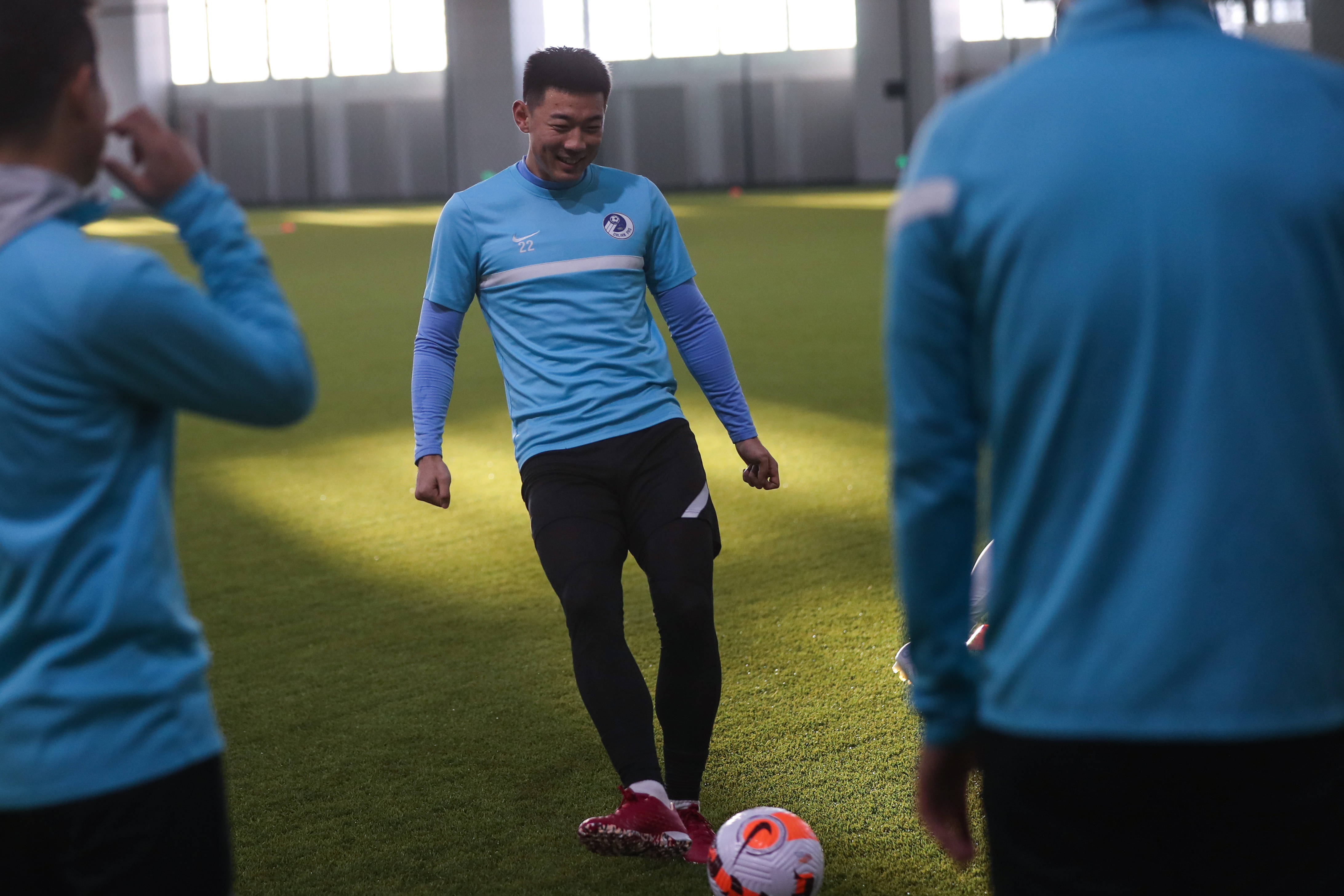 大连一方客场不敌鲁能,保级形势岌岌可危 大连一方客场不敌鲁能,保级形势岌岌可危