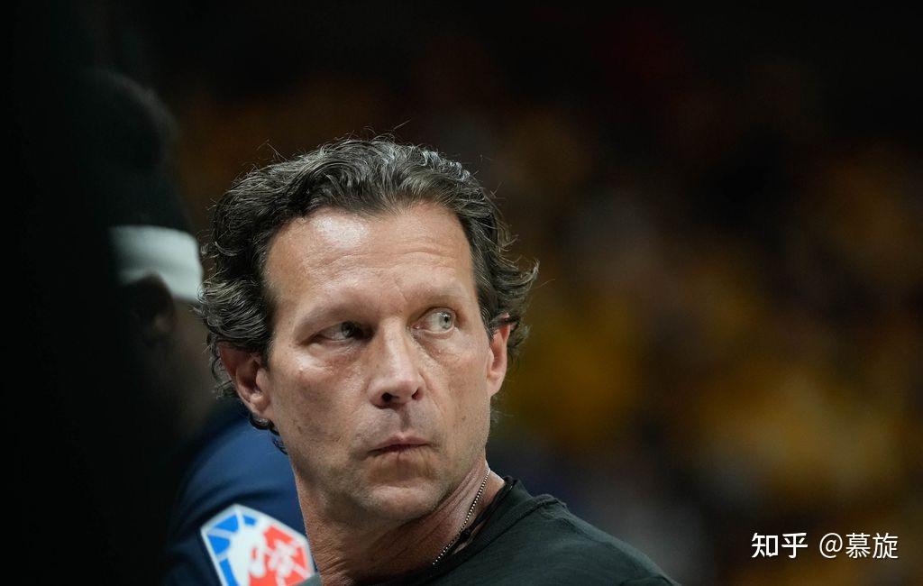 爵士宣布主帅奎因被解雇，暂由助理接任