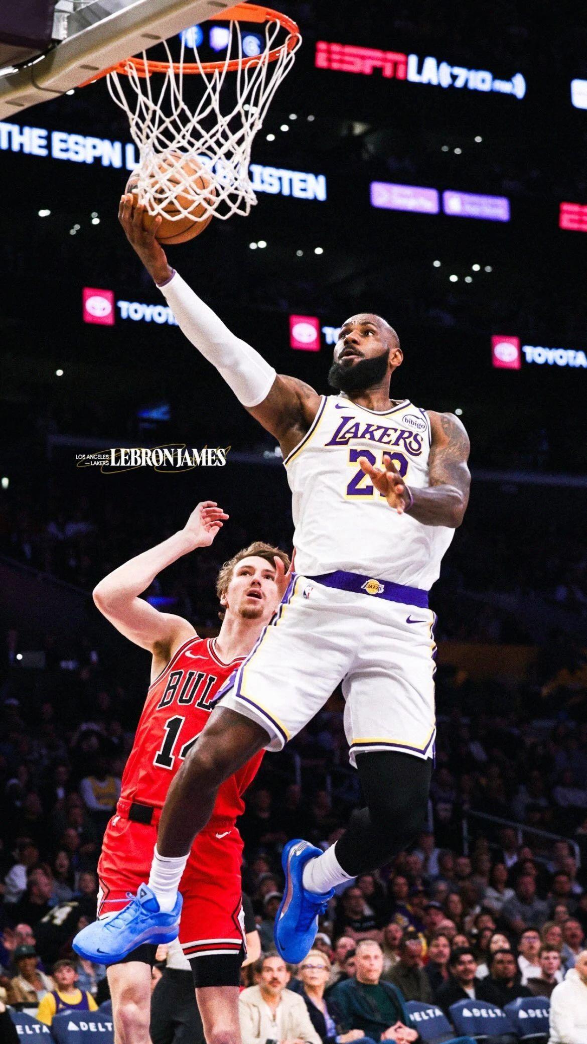 湖人队全面胜负两连败,詹姆斯重回巅峰状态 湖人队全面胜负两连败,詹姆斯重回巅峰状态