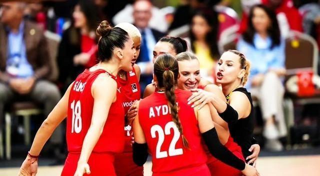 精彩对决!两队激战至底,最终更新记录夺金 精彩对决!两队激战至底,最终更新记录夺金