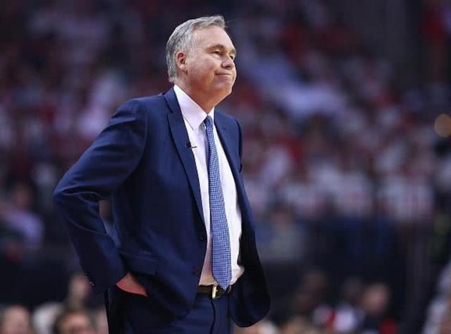 卡佩拉病恙活塞三连败队内低谷 卡佩拉病恙活塞三连败队内低谷