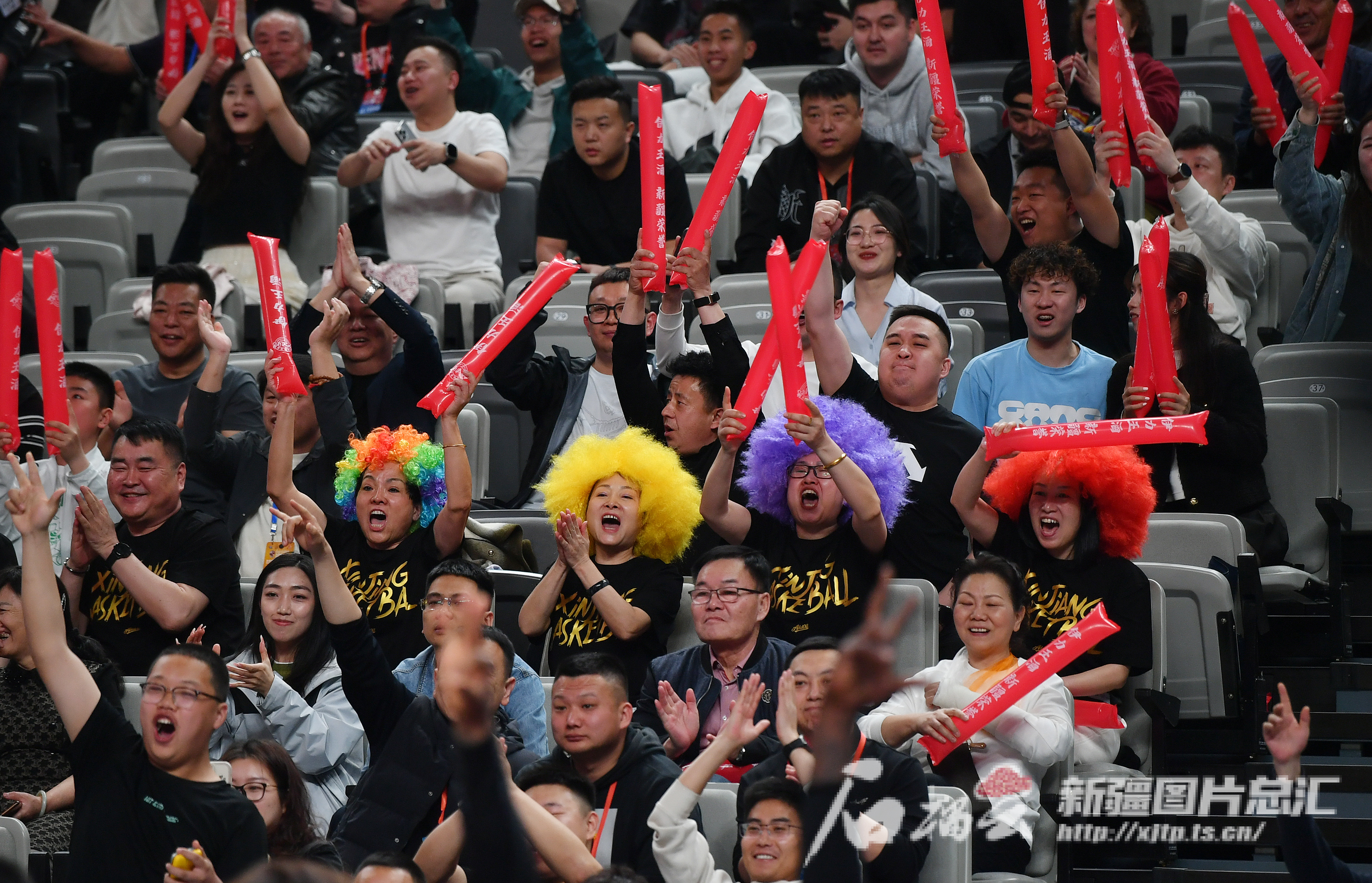 新疆队在最新一轮比赛中赢得胜利，状态火热