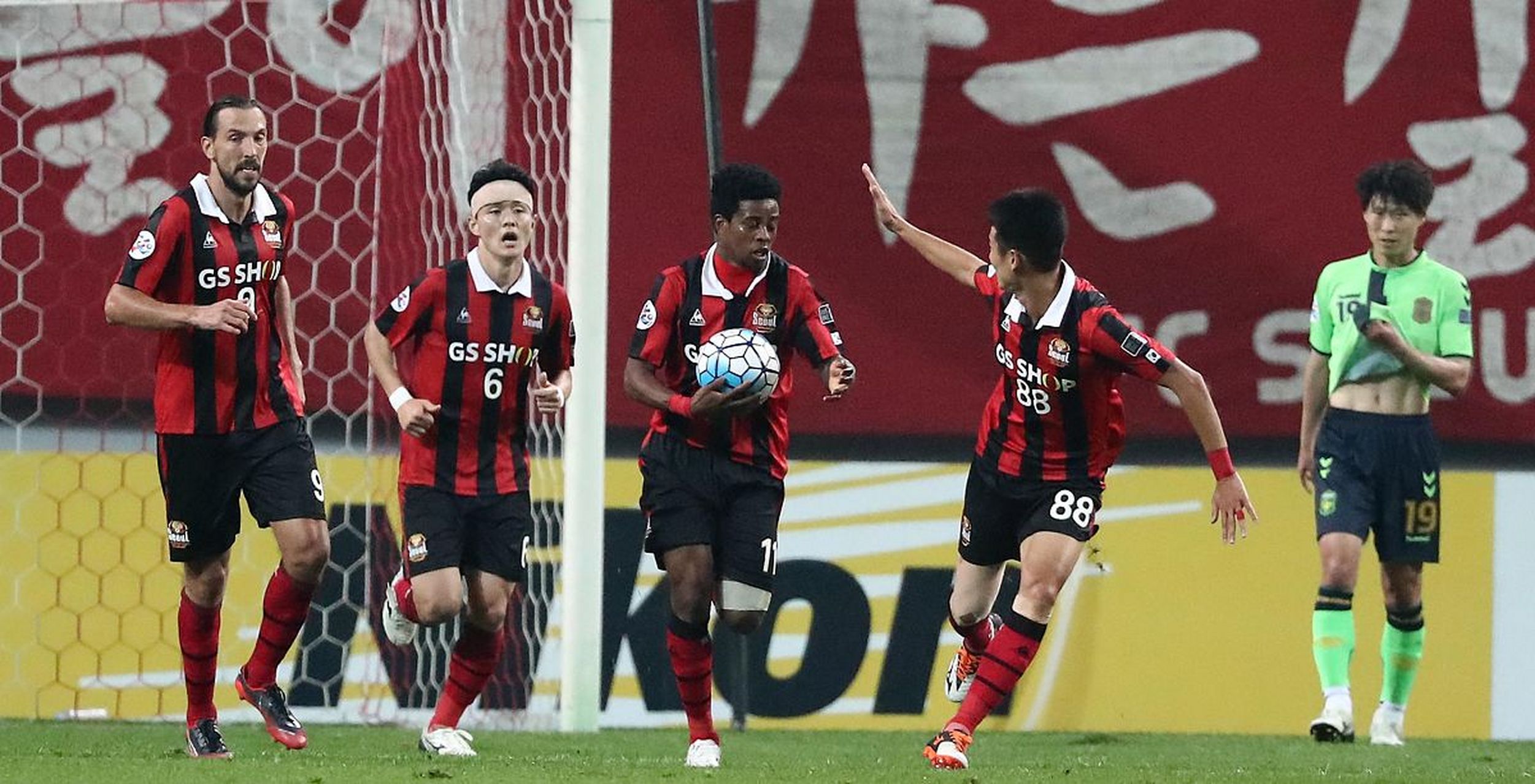 首尔FC惨败,错失晋级机会 首尔FC惨败,错失晋级机会