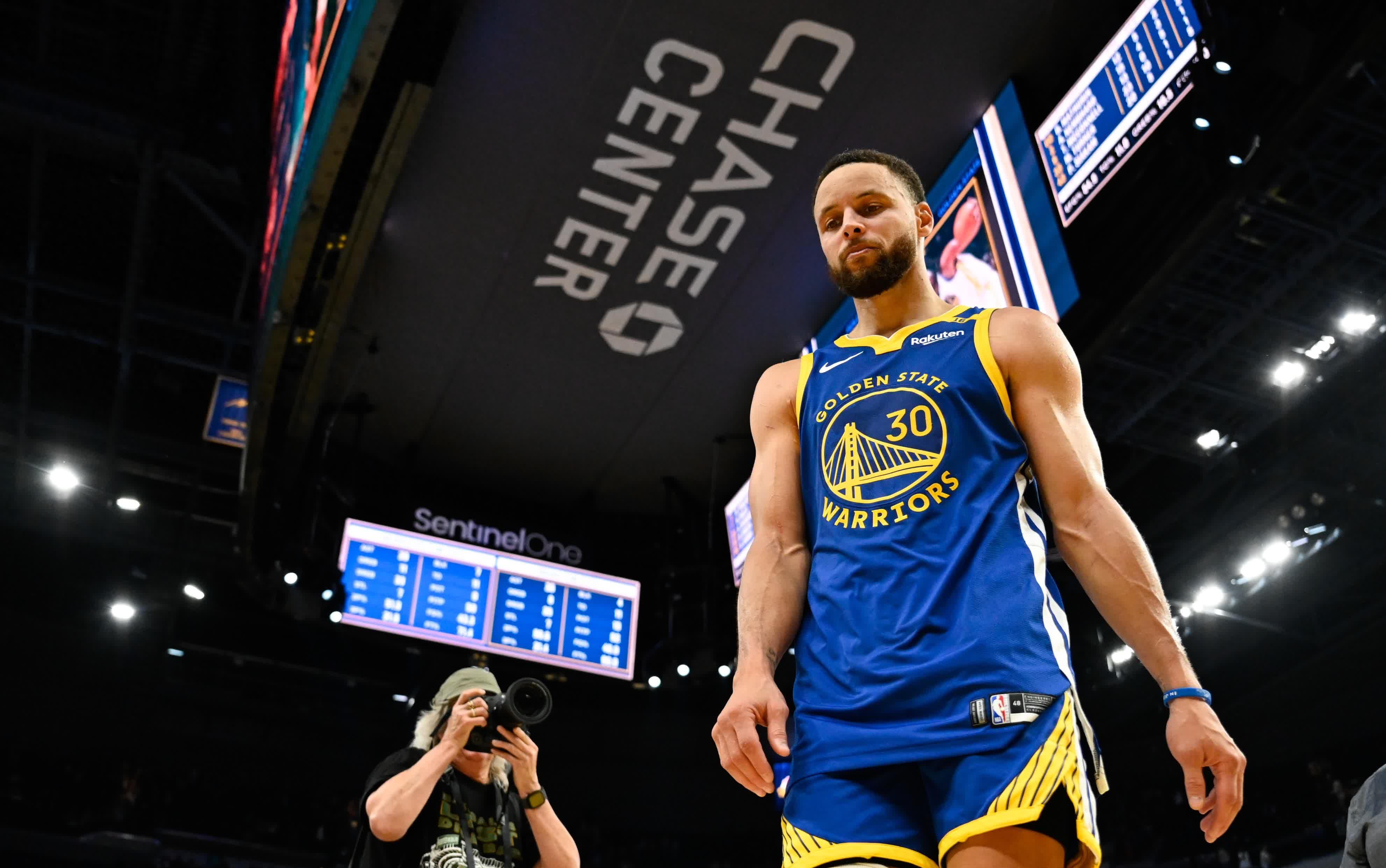 关于雄鹿绝杀新疆队,库里高光表现的信息 关于雄鹿绝杀新疆队,库里高光表现的信息