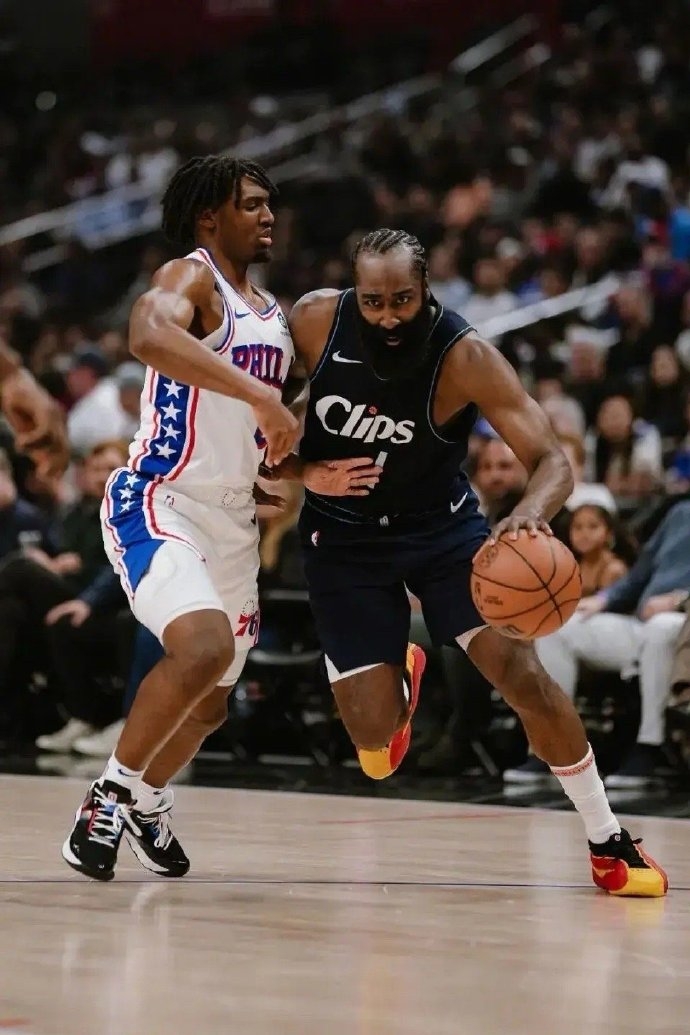 波兰男篮轻取爵士，哈登惊艳世界