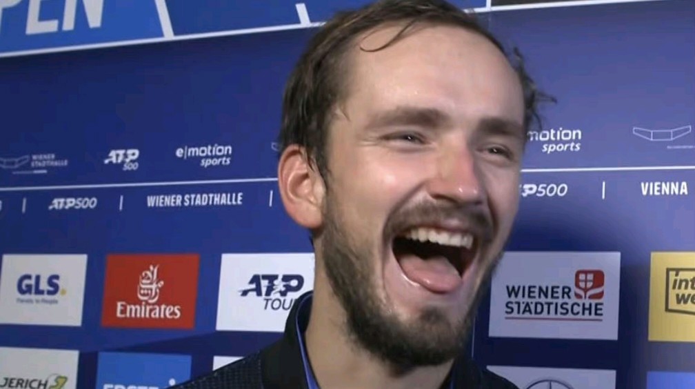 年终总决赛绝杀ATP总决赛,梅德韦杰夫惊艳四座 年终总决赛绝杀ATP总决赛,梅德韦杰夫惊艳四座