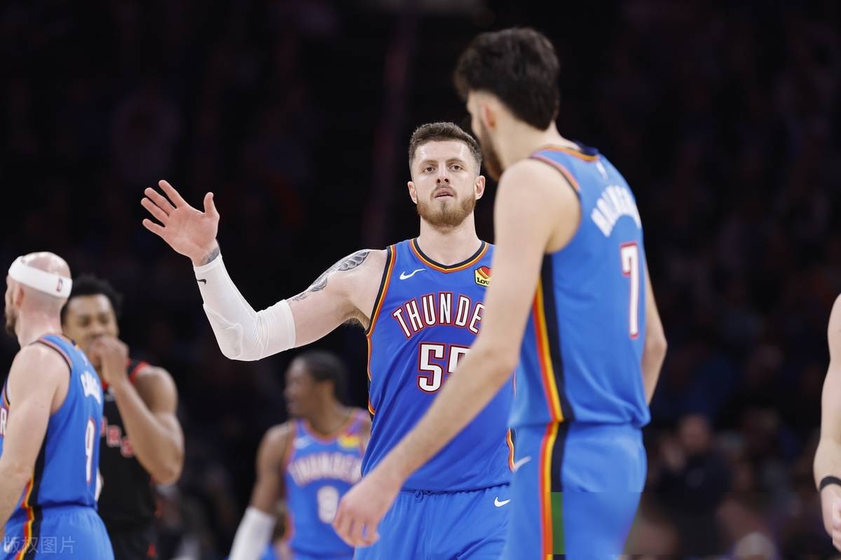 包含四川队翻盘雷霆,福克斯扛起全队的词条 包含四川队翻盘雷霆,福克斯扛起全队的词条