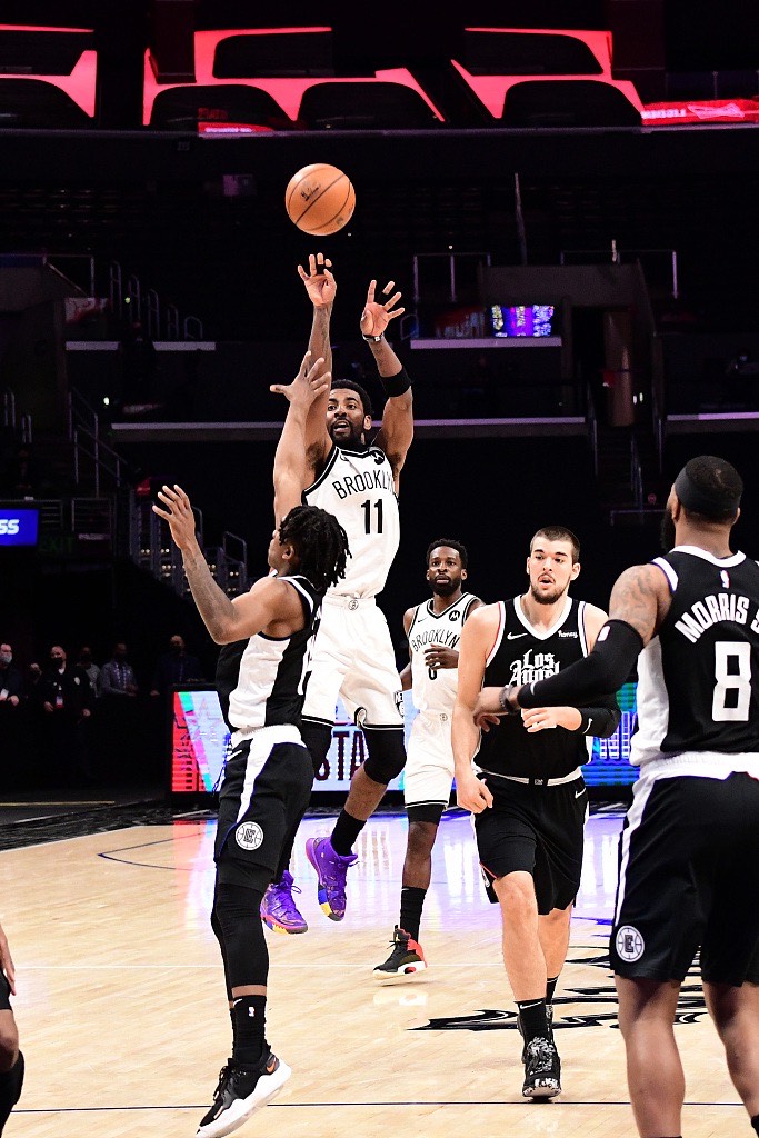 篮网碾压青岛队，乔治统治全场